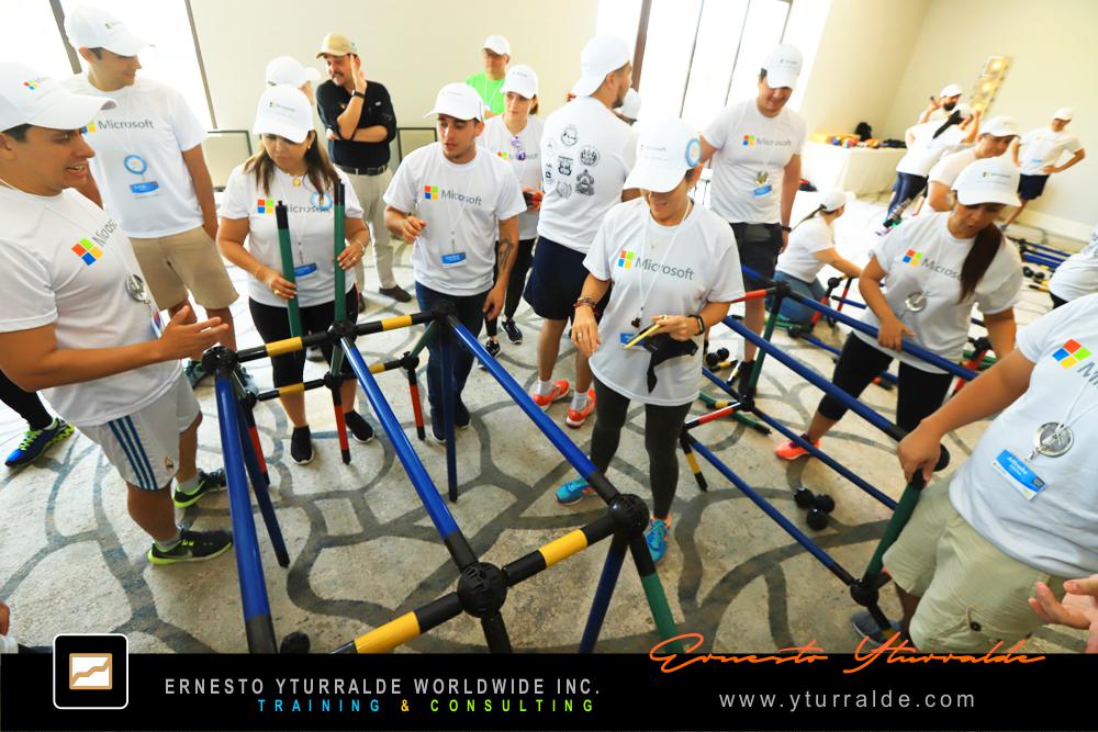 Puertas Afuera | Actividad outdoor para promover la confianza y el trabajo interdependiente