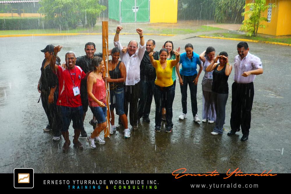 Puertas Afuera | Actividad outdoor enfocada en la confianza y el liderazgo participativo