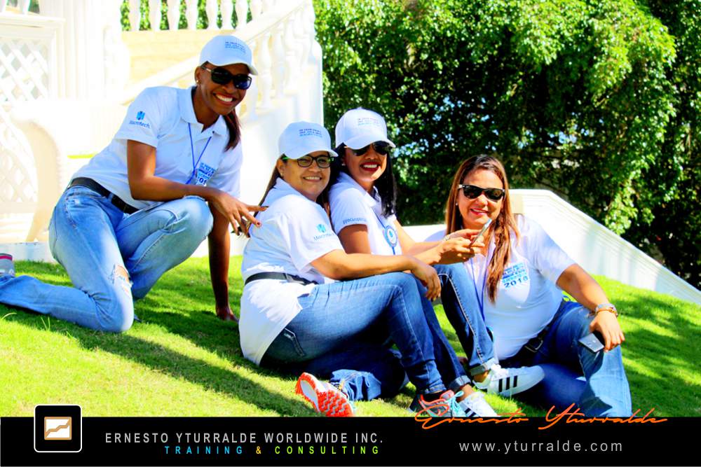 Puertas Afuera | Team Building Outdoor LATAM, El Caribe y USA Talleres de Cuerdas Bajas | Team Building Empresarial para el desarrollo de equipos de trabajo