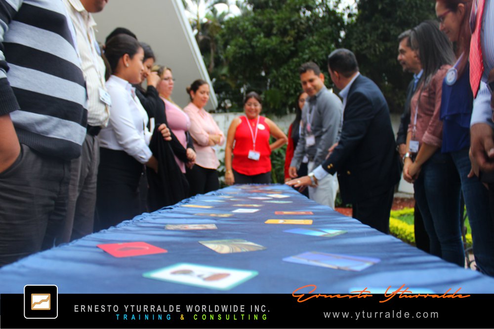 Puertas Afuera | Team Building Outdoor LATAM, El Caribe y USA Talleres de Cuerdas Bajas | Team Building Empresarial para el desarrollo de equipos de trabajo