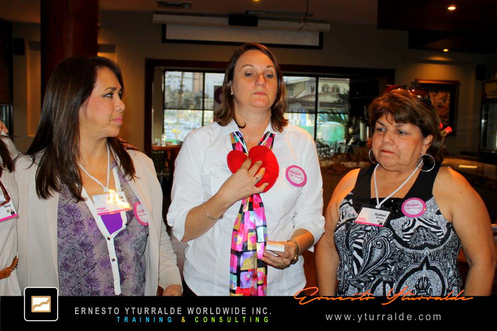 Puertas Afuera | Team Building Outdoor LATAM, El Caribe y USA Talleres de Cuerdas Bajas | Team Building Empresarial para el desarrollo de equipos de trabajo